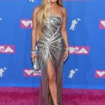 hbz-vmas-2018-jennifer-lopez-1534813742