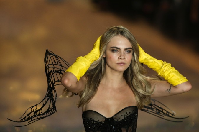 1534335960_cara-delevingne